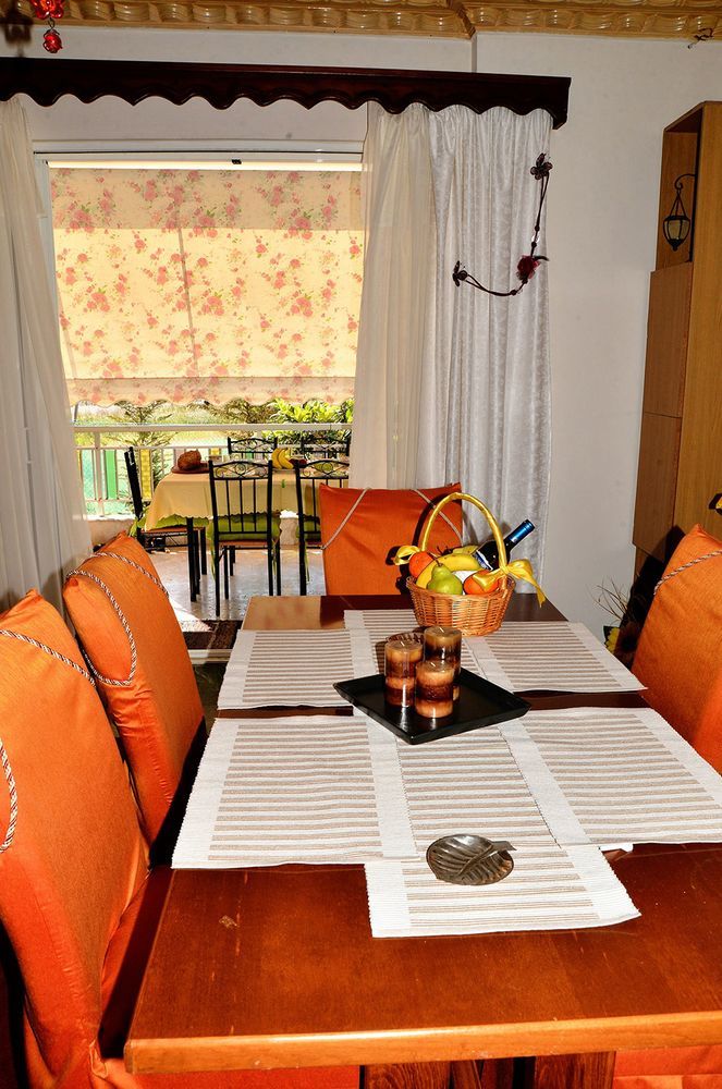 Noble Inn Loutraki  Luaran gambar